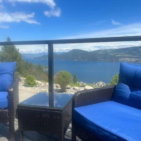Jasmine Cottage Kelowna Bagian luar foto
