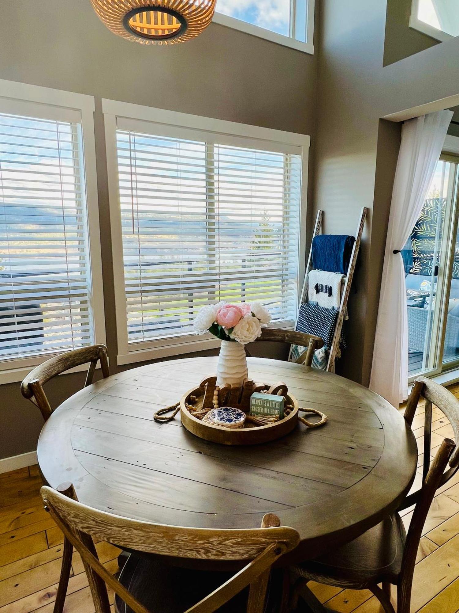 Jasmine Cottage Kelowna Bagian luar foto