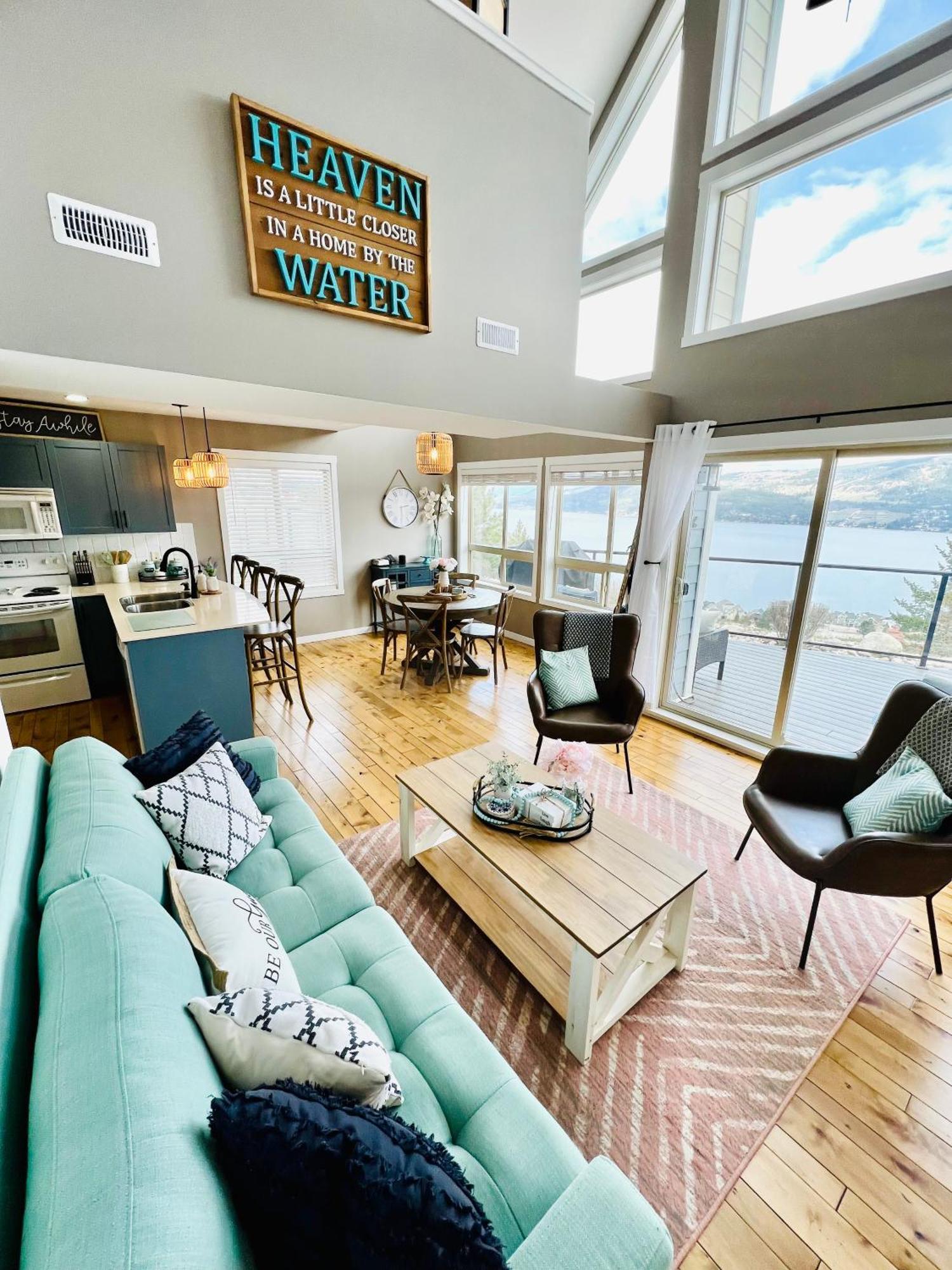 Jasmine Cottage Kelowna Bagian luar foto