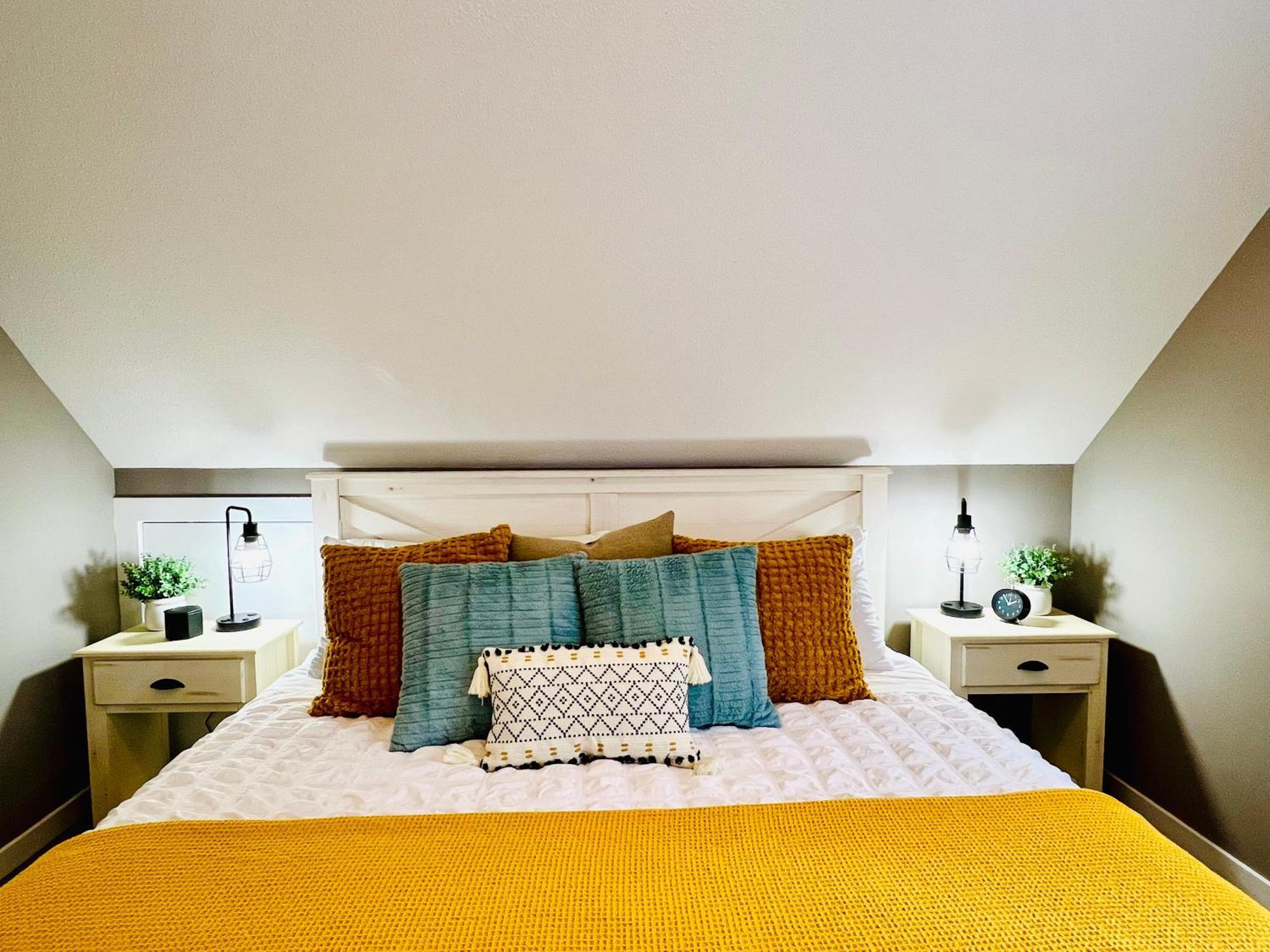 Jasmine Cottage Kelowna Bagian luar foto