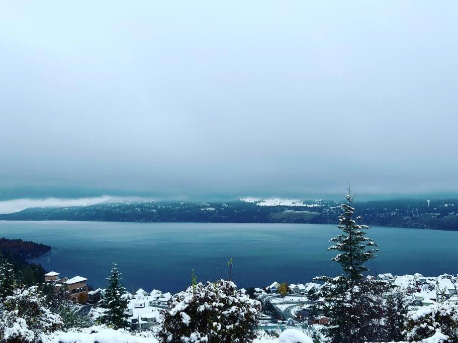 Jasmine Cottage Kelowna Bagian luar foto