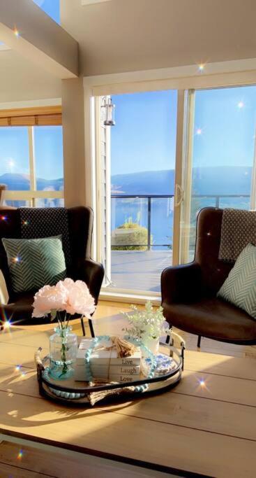 Jasmine Cottage Kelowna Bagian luar foto
