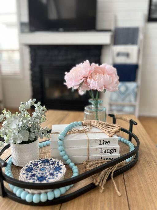 Jasmine Cottage Kelowna Bagian luar foto