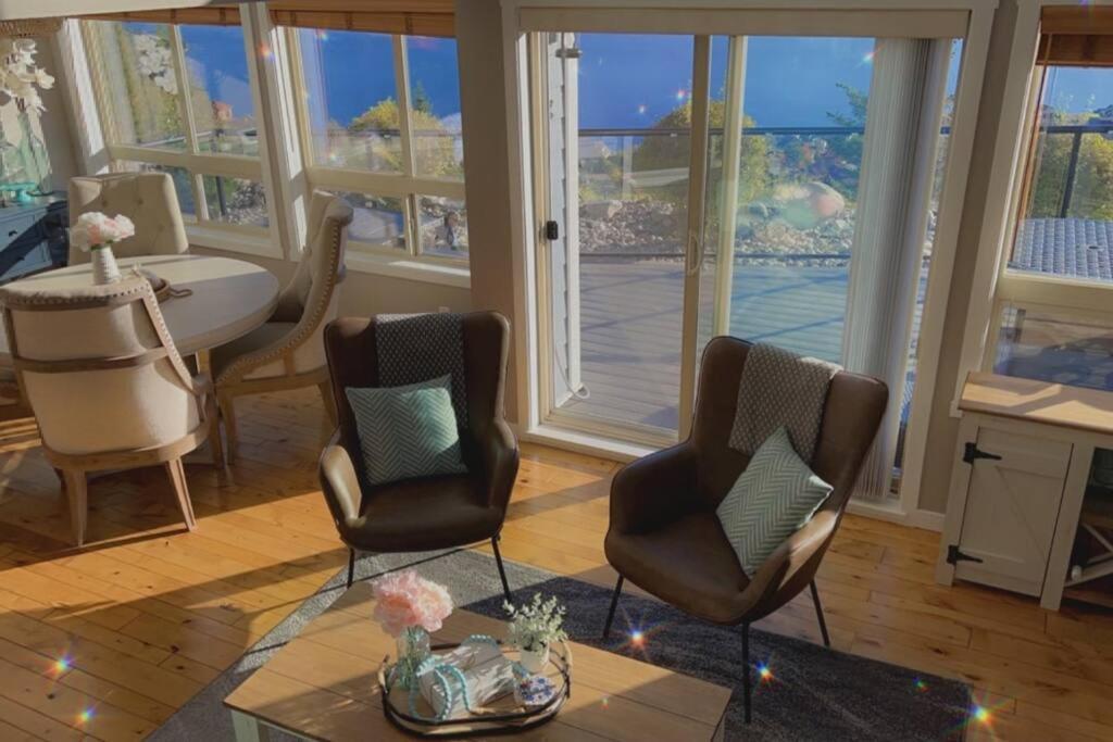 Jasmine Cottage Kelowna Bagian luar foto