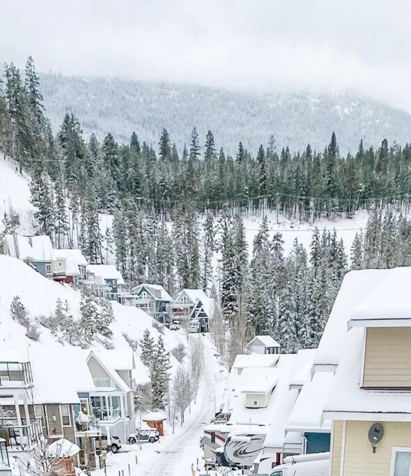 Jasmine Cottage Kelowna Bagian luar foto
