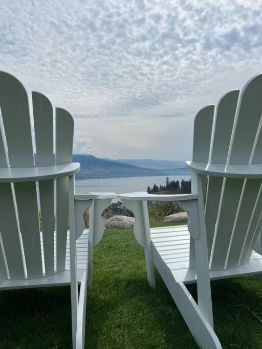 Jasmine Cottage Kelowna Bagian luar foto